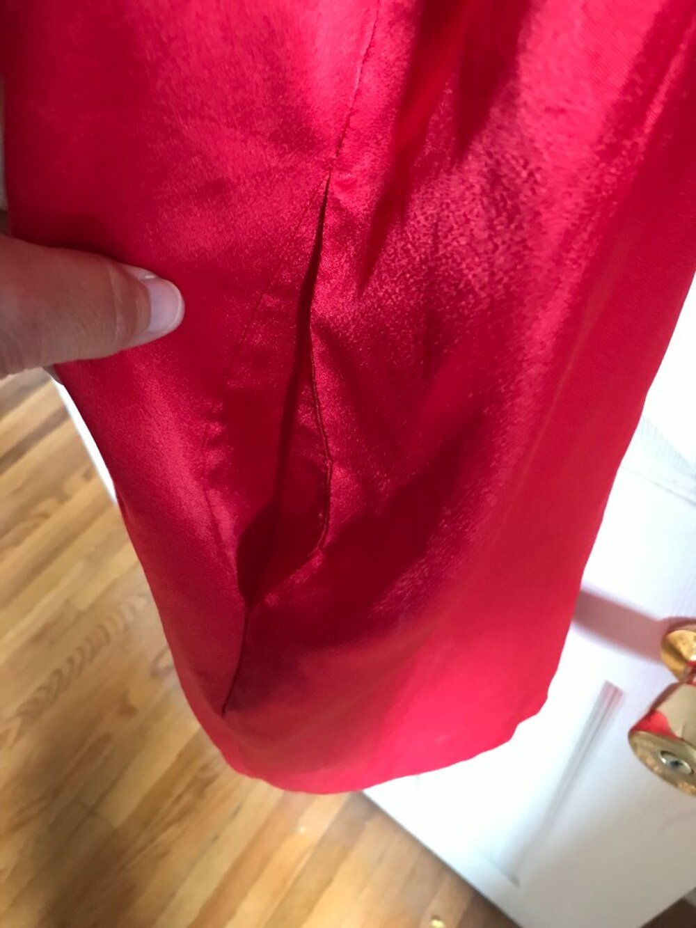 Red Satin Robe XL - Picture 5 of 5